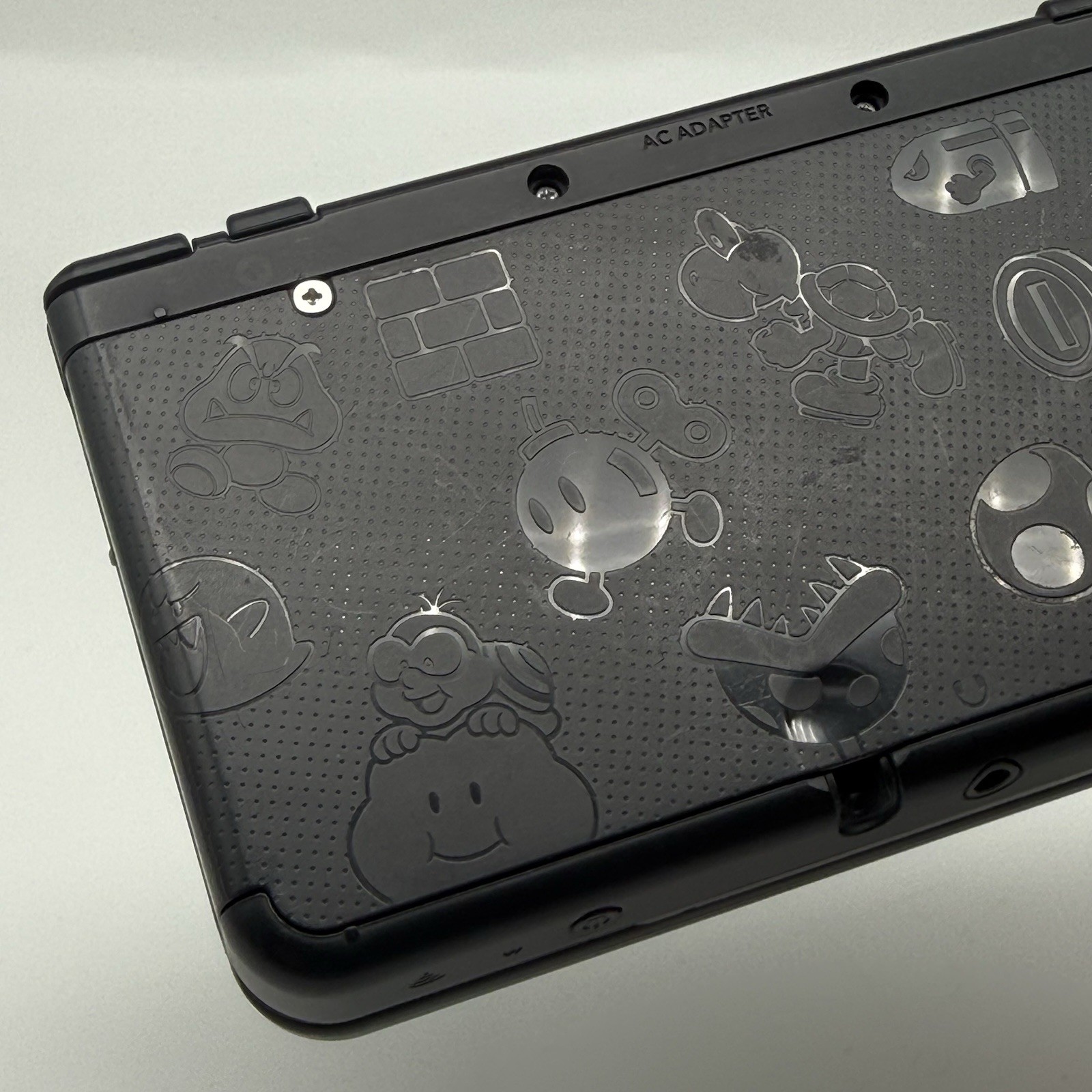 “new” Nintendo 3DS Super Mario Black Special Edition Console w/Charger – Tested