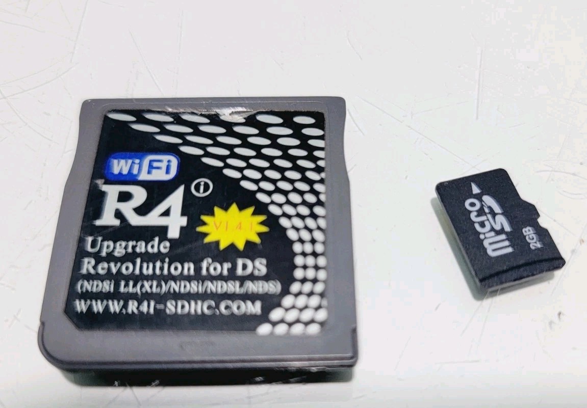 R4 Nintendo DS Game Working Tested 4 GB Micro SD Card NDSL/NDS