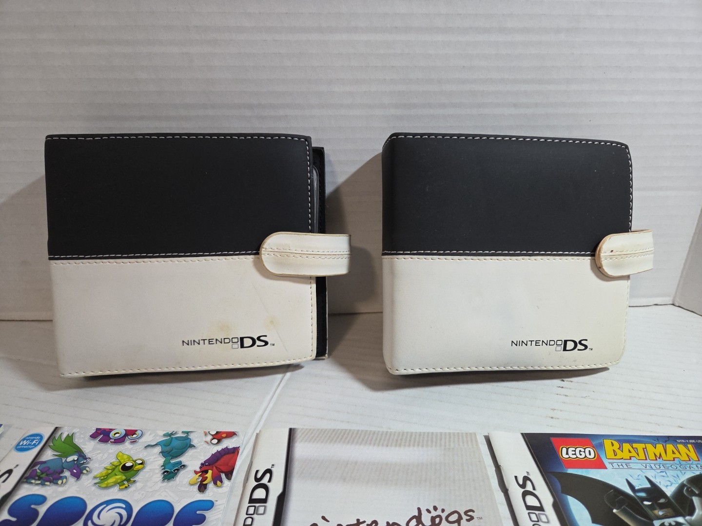 2 Nintendo DS Game and Manual Carrying Case- Black and White (With Manuals)