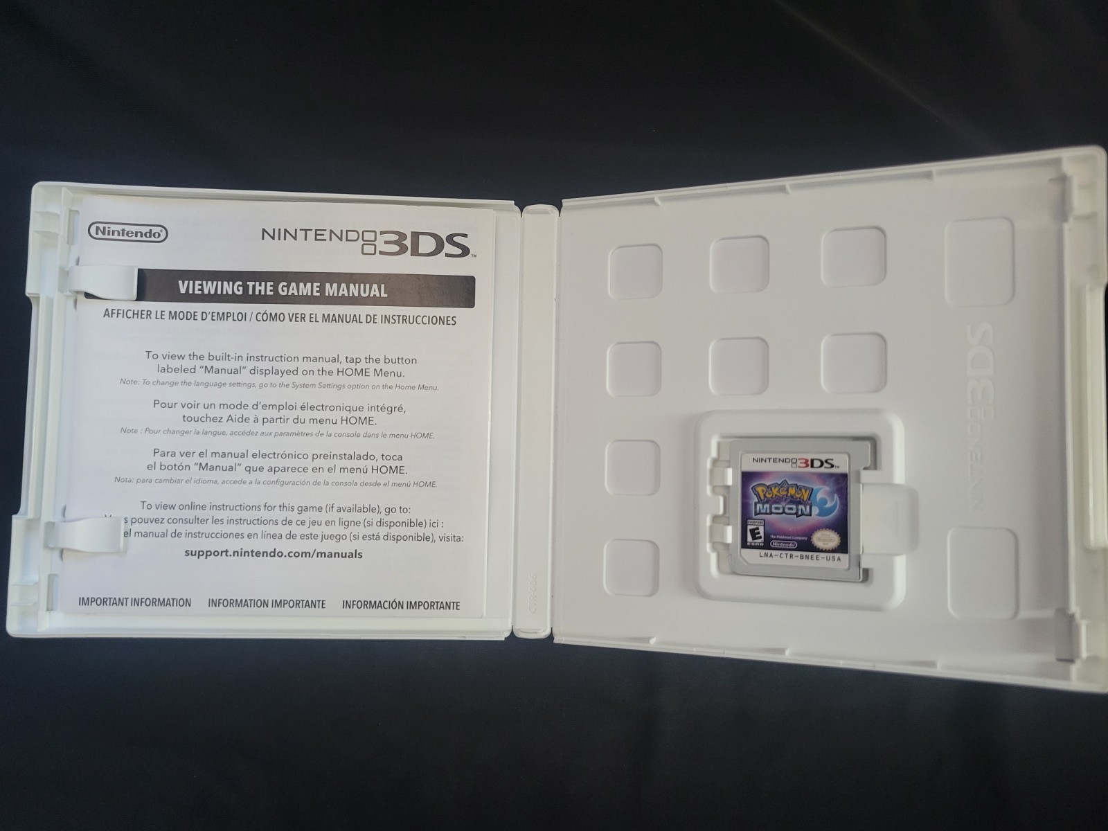 Pokemon Moon – Nintendo 3DS Game with Case – Lightly Played