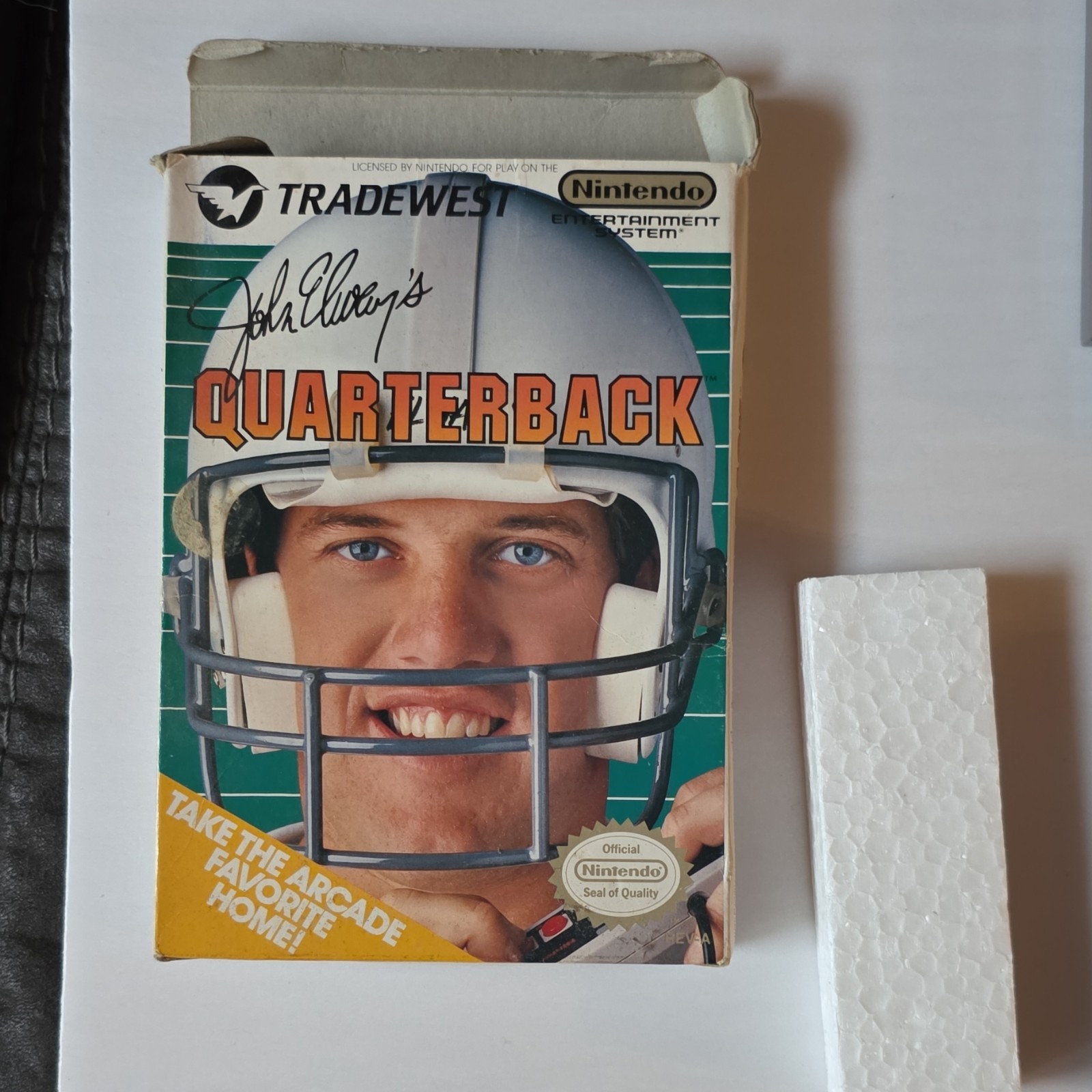 Tradewest John Elway’s Quarterback Nintendo NES w/ Box l NTSC-U/C Sports