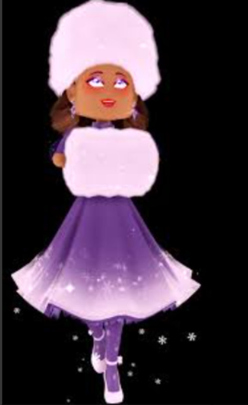 Cheap Royale High Sets- Shadow Empress, Snow Swan, Royale Rebel, AND MUCH MORE!
