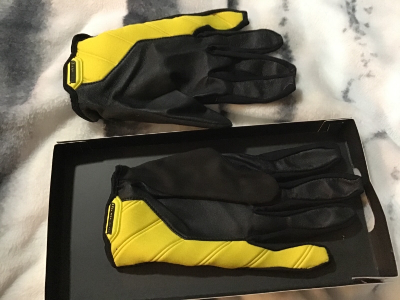 Ironclad Console Gaming Gloves, Precision Fit, Performance Grip, Touchscreen Com