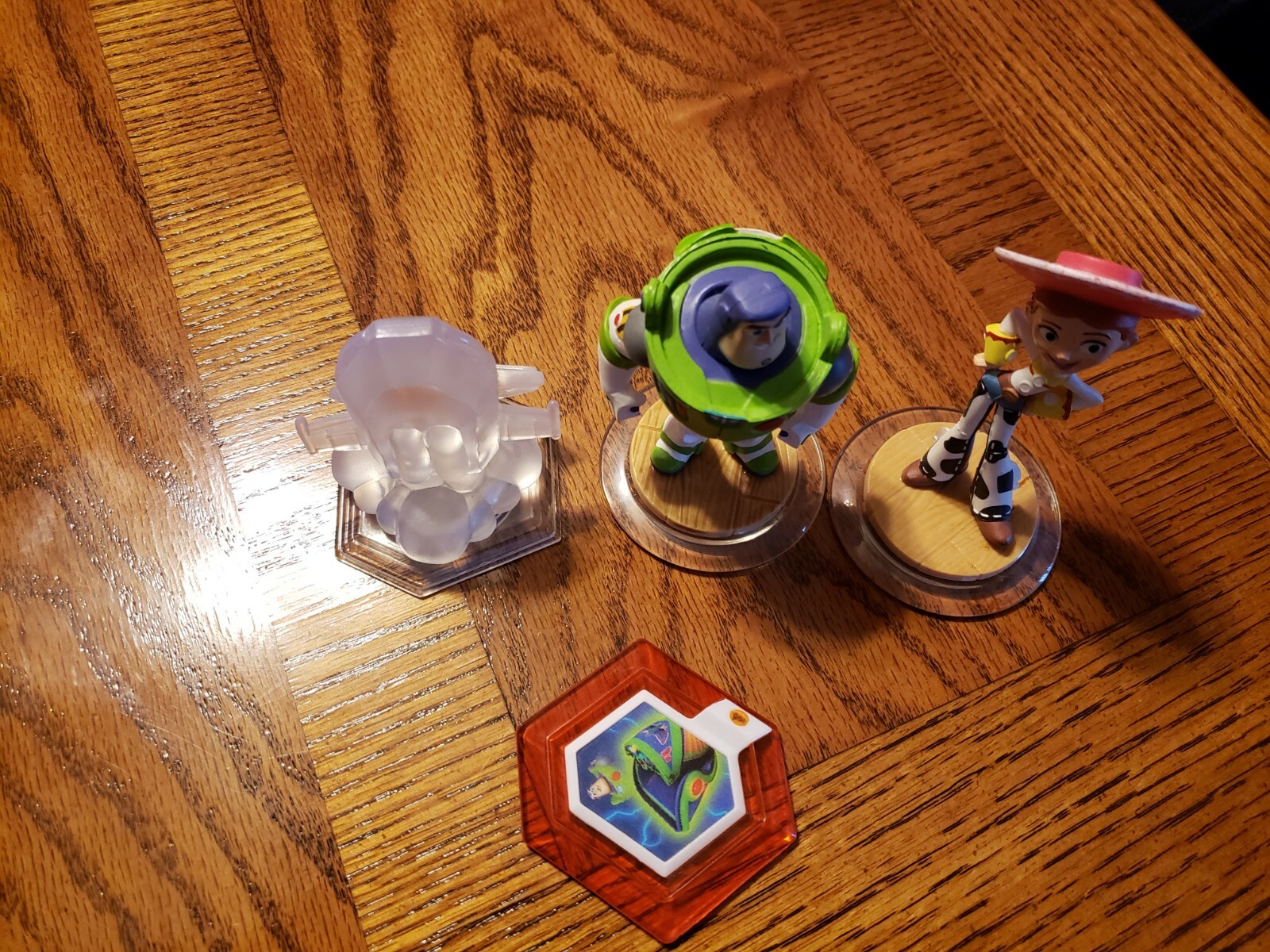 Disney Infinity Buzz Lightyear and Jessie Figures and more lot of 4