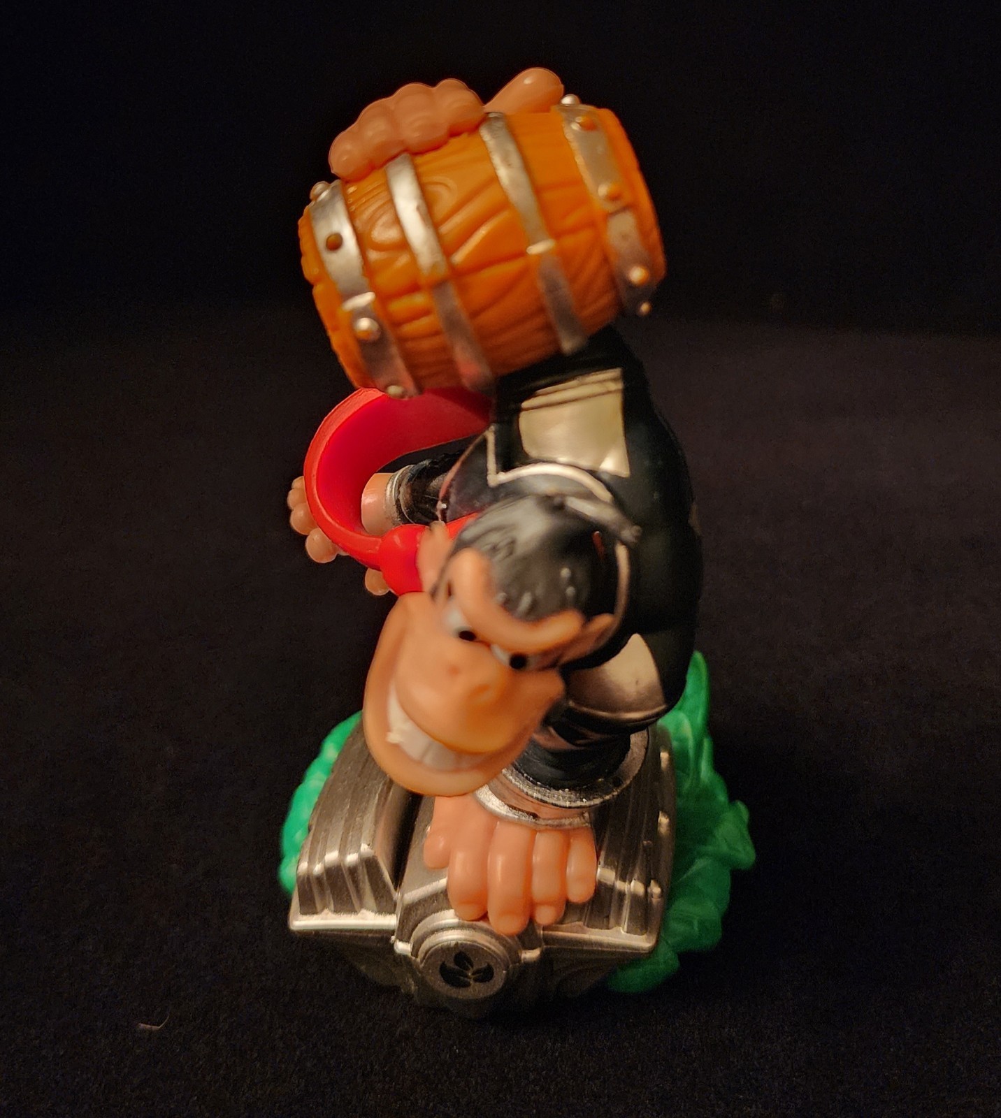 Skylanders Superchargers – Dark Donkey Kong and Barrel Blaster Figure