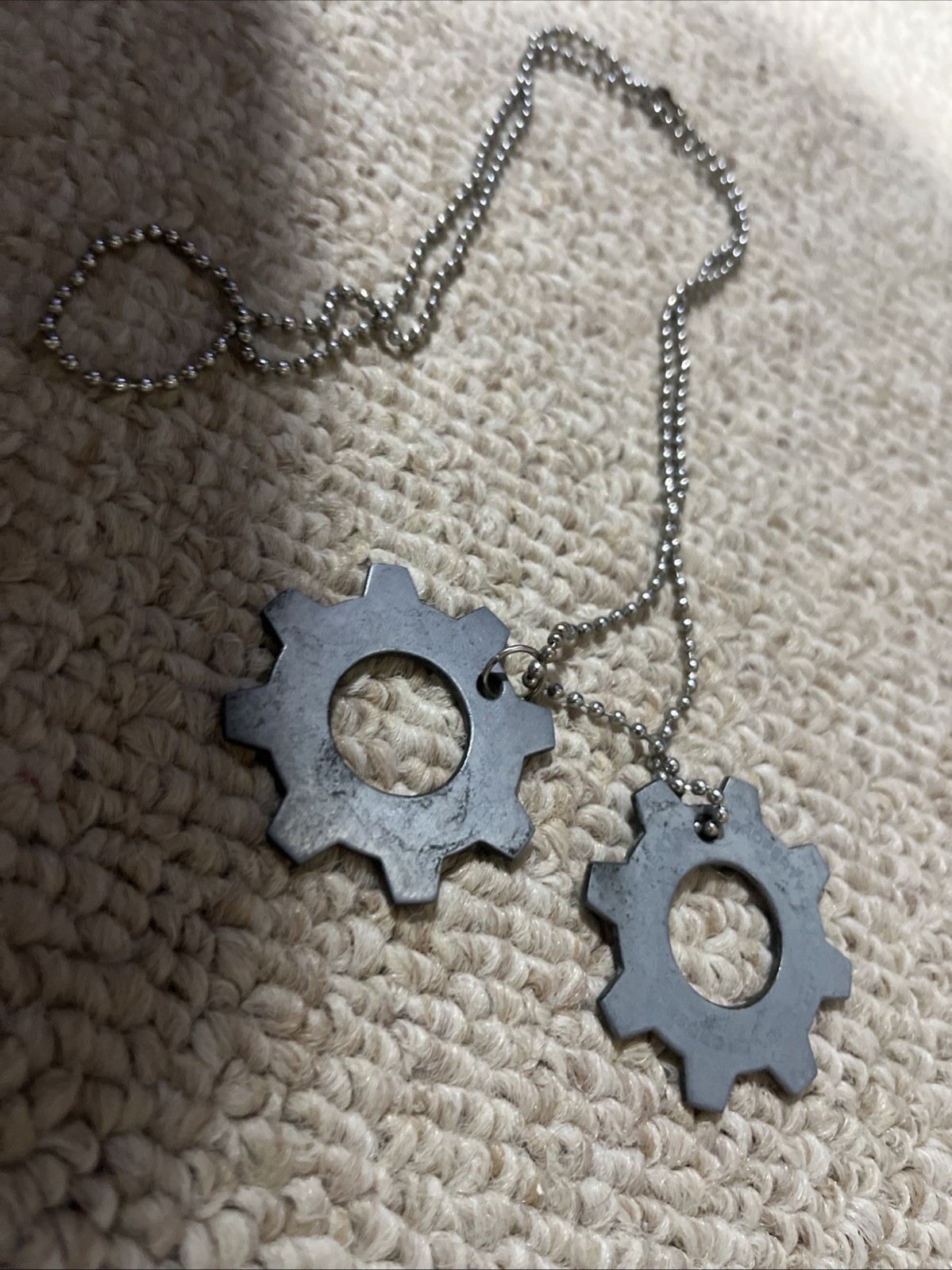 Gears of War 2 GOW Official Cog Tags Necklace RARE PROMO NFR Xbox 360