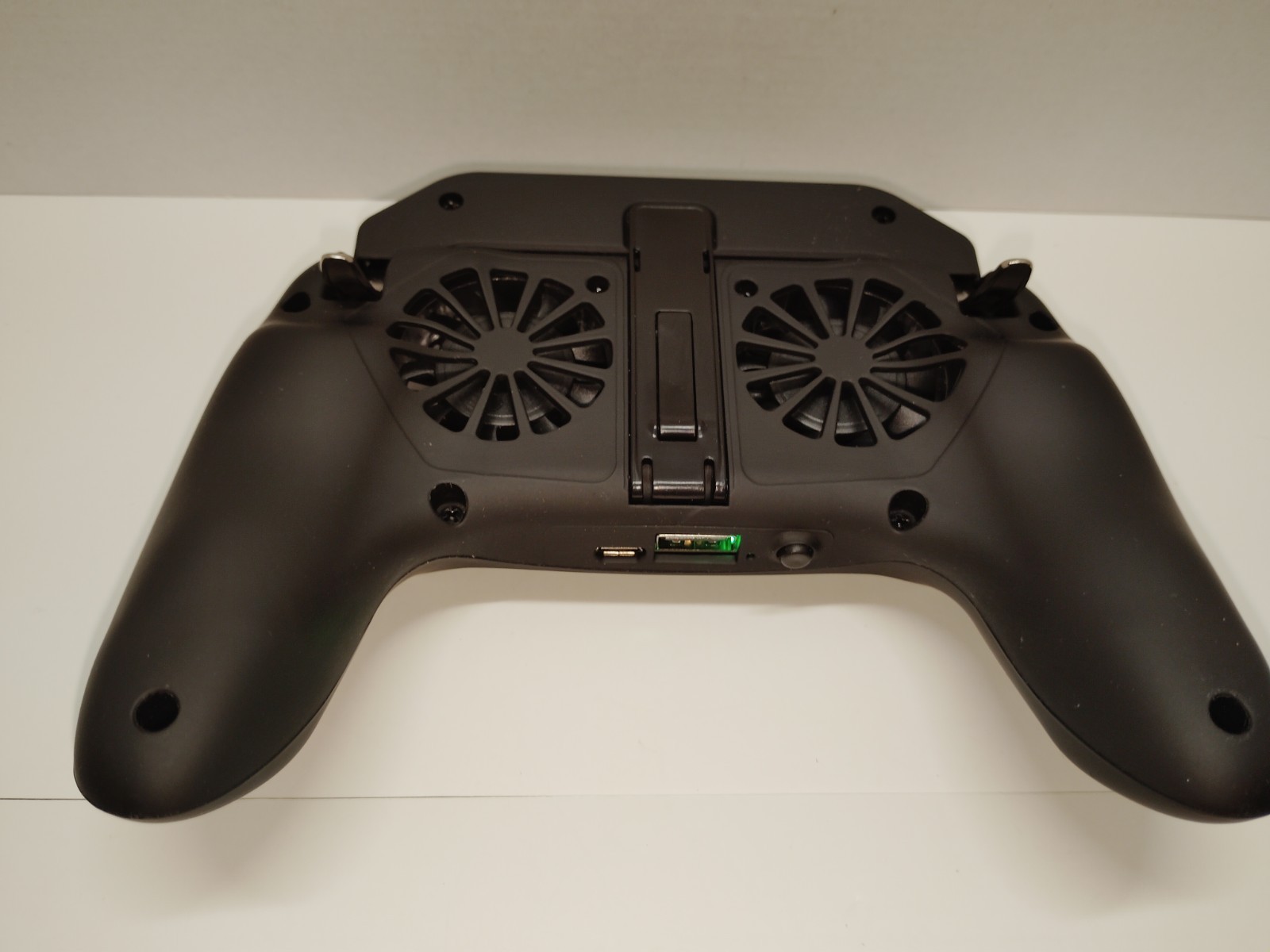 Mobile Game Controller with 4000mAh Power Bank Cooling Fan L1R1 Triggers