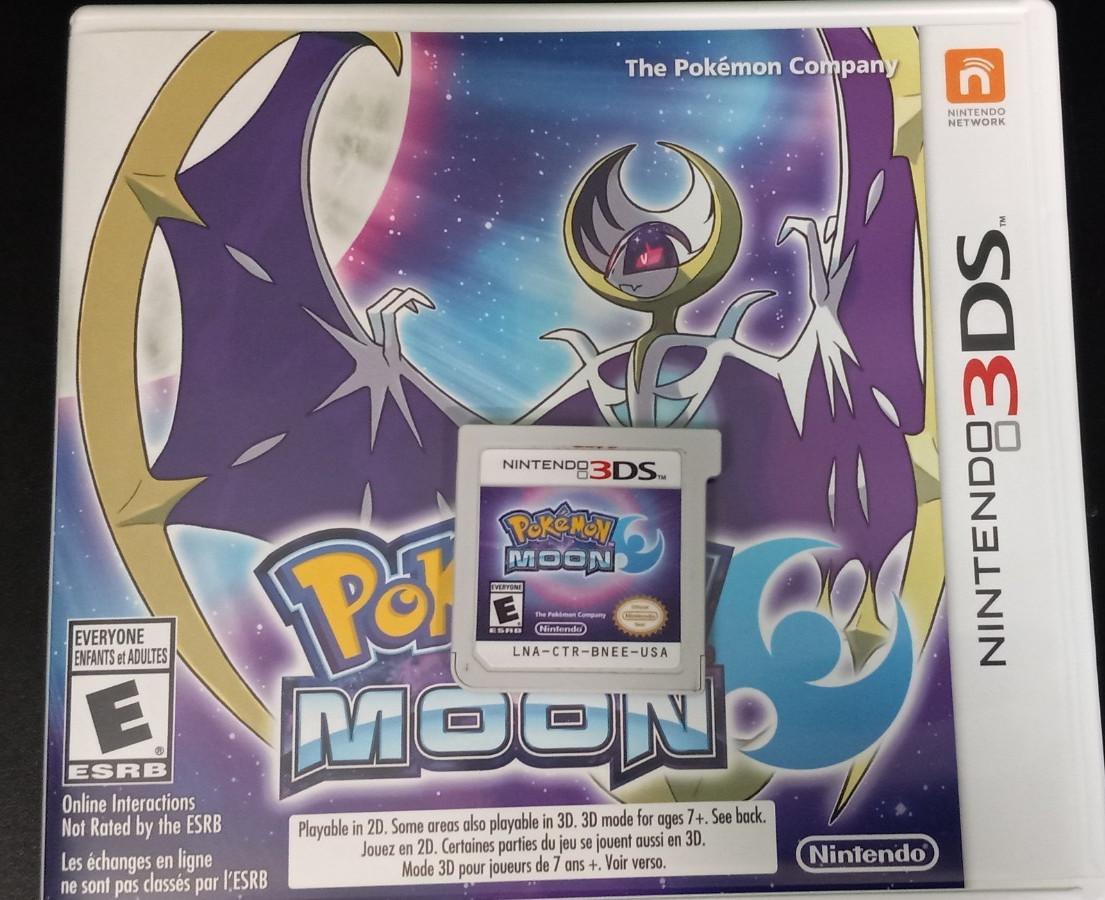 Pokémon Moon with Lunala Figure (Nintendo 3DS, 2016) CIB