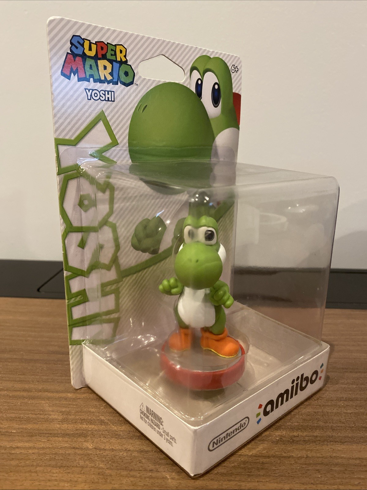 Nintendi YOSHI amiibo Super Mario Bros – New/Sealed
