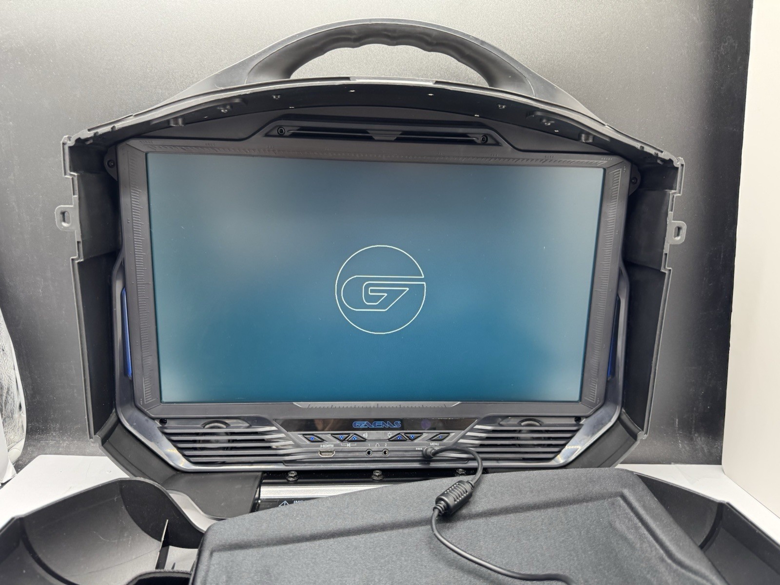 GAEMS G190 Vanguard Portable Gaming Case 19″ Monitor with Power and HDMI Cables