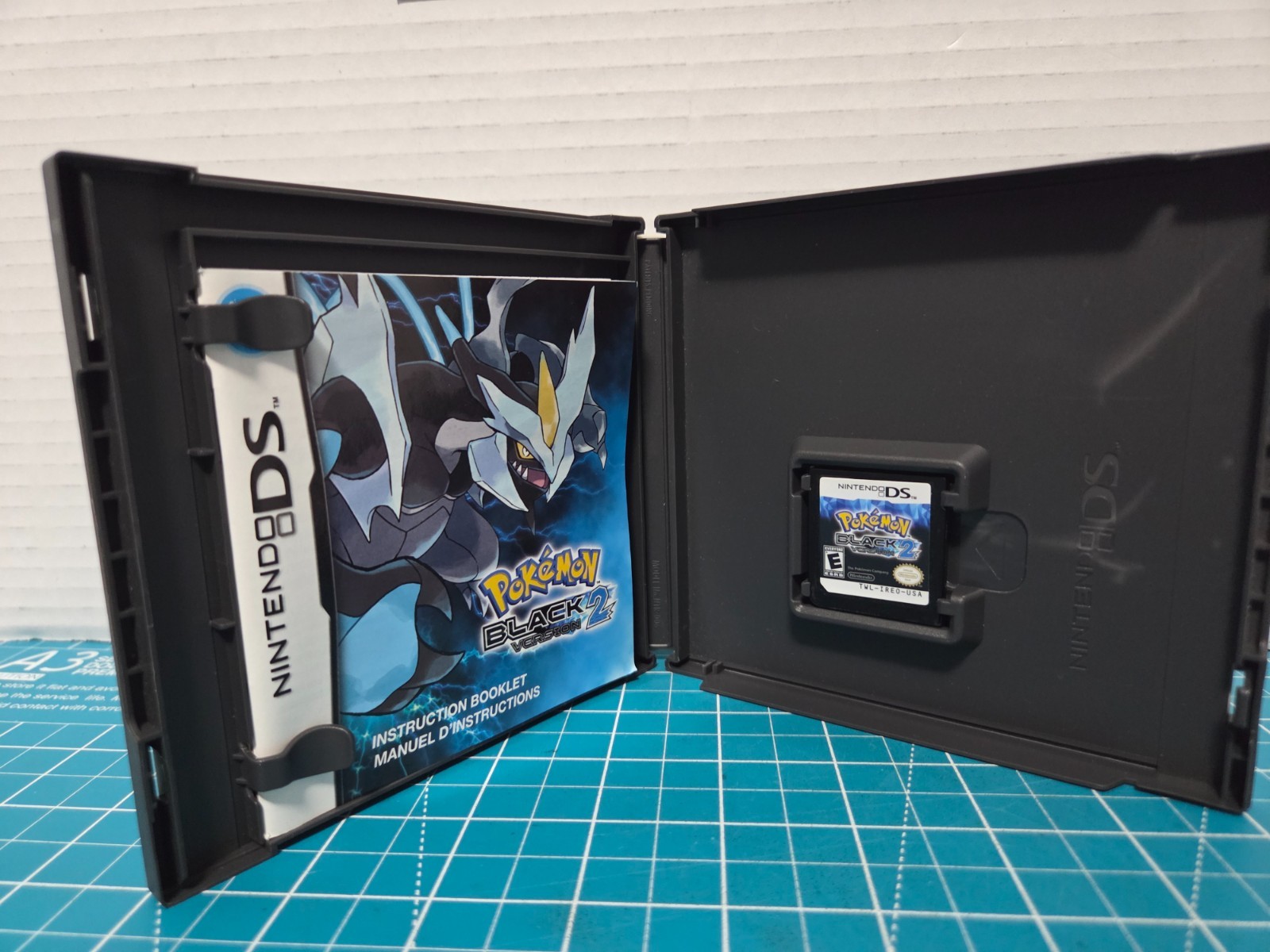 Pokemon Black Version 2 (Nintendo DS, 2012) CIB Complete Authentic USA