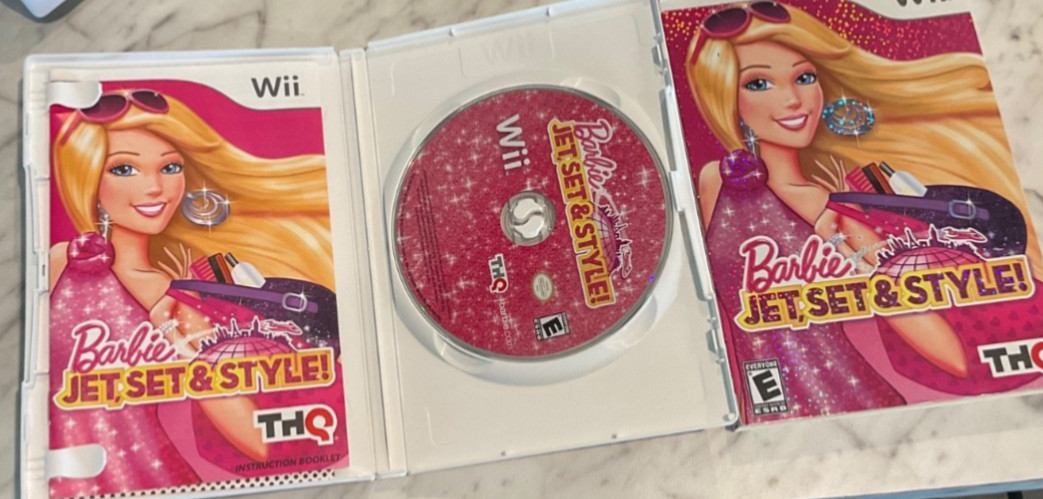 Barbie: Jet, Set & Style Nintendo Wii 2011 Video Game Disc & Book & Case Movie
