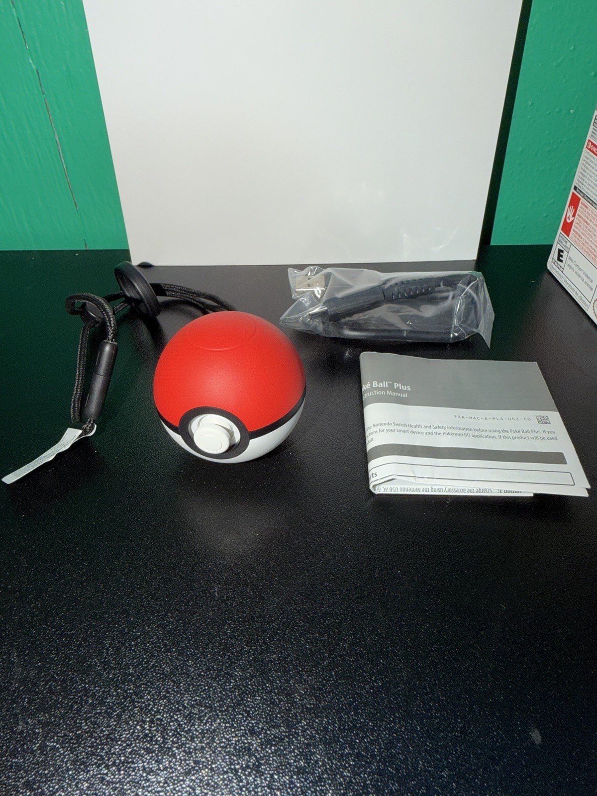 Pokemon Let’s Go Pikachu – Box Set Poke Ball Plus – Nintendo Switch – (No Mew)