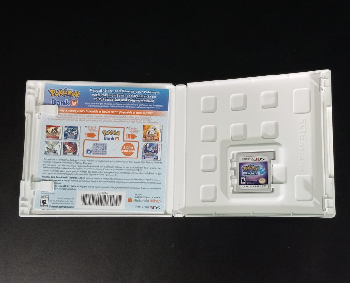 Pokémon Moon with Lunala Figure (Nintendo 3DS, 2016) CIB