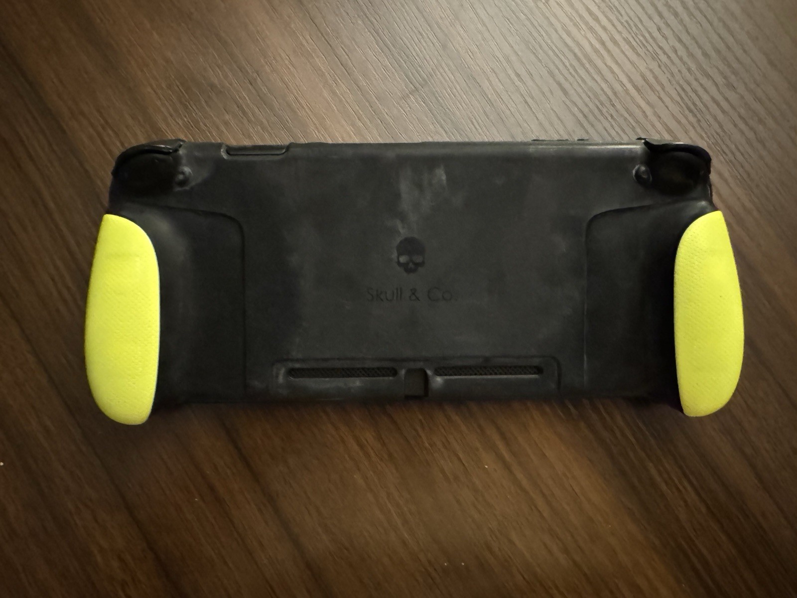 Nintendo Switch Bundle – Skull Co Case & Replacement Grips – Pro Controller