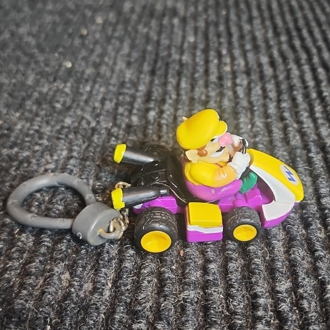 Wario Mario Kart 8 Nintendo Wii U Paladone Keychain Backpack Clip Figure 2.5″