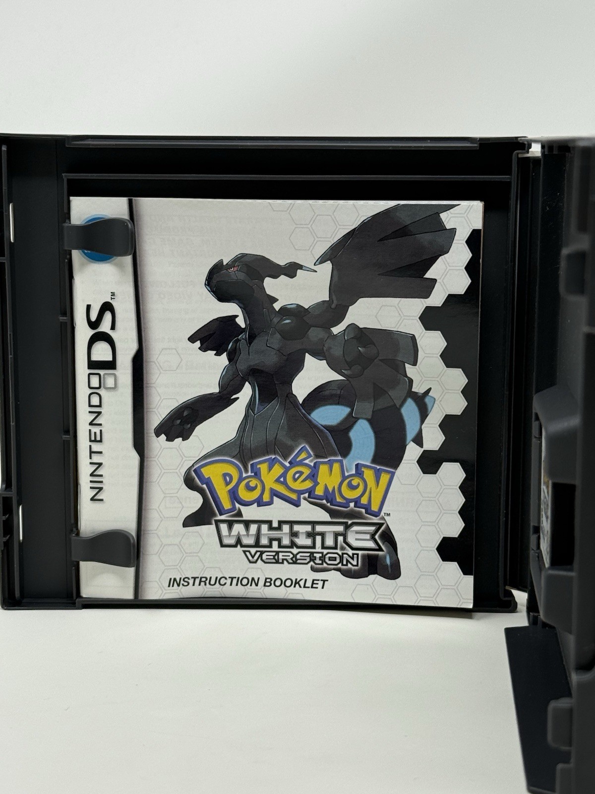 Pokemon Black and White Version Bundle Lot Nintendo DS Complete CIB Authentic