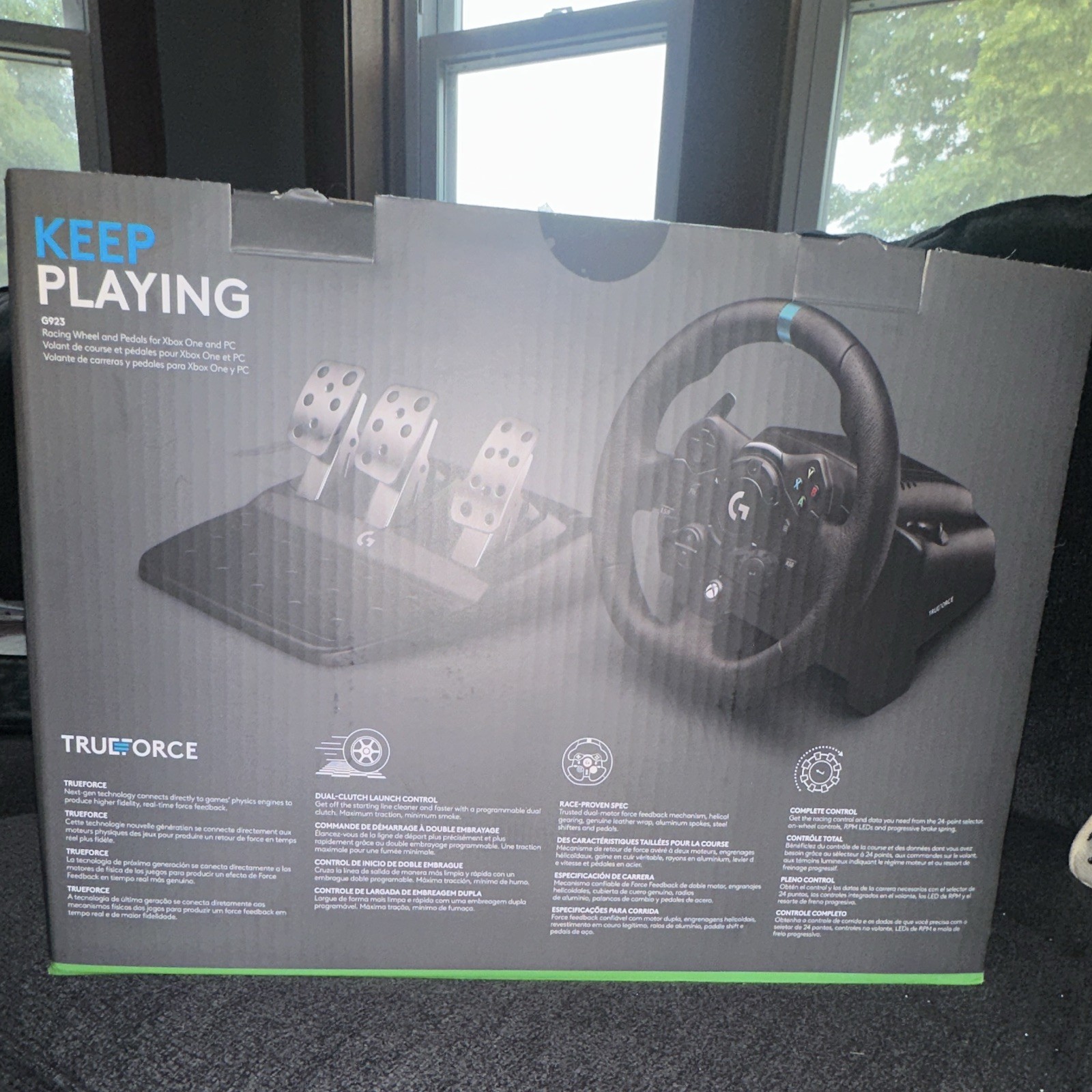 Logitech G923 TRUEFORCE Racing Wheel & Pedals Force Feedback Xbox One PC