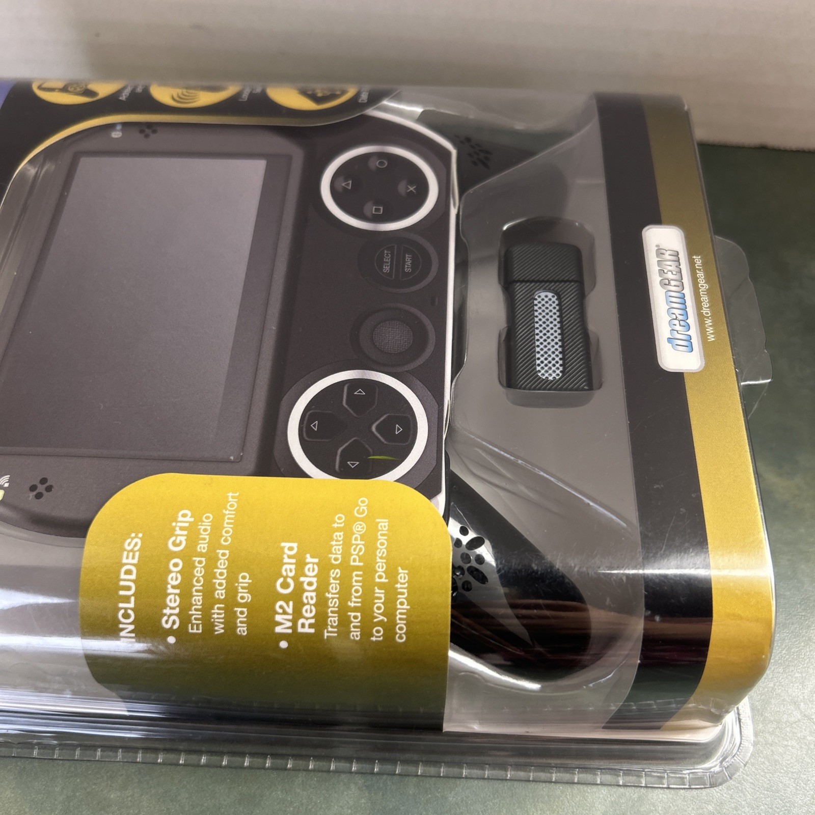 DreamGear Stereo Grip & Media Kit PSP Go Sealed Aftermarket M2 Card Reader