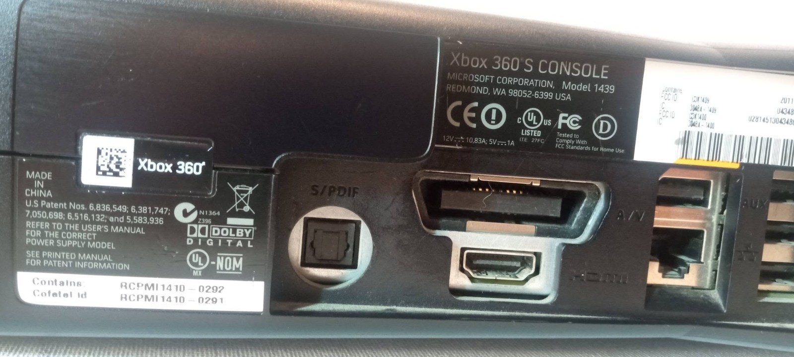 Microsoft Xbox 360 S Console W/HDD/Cords + white controller works great tested