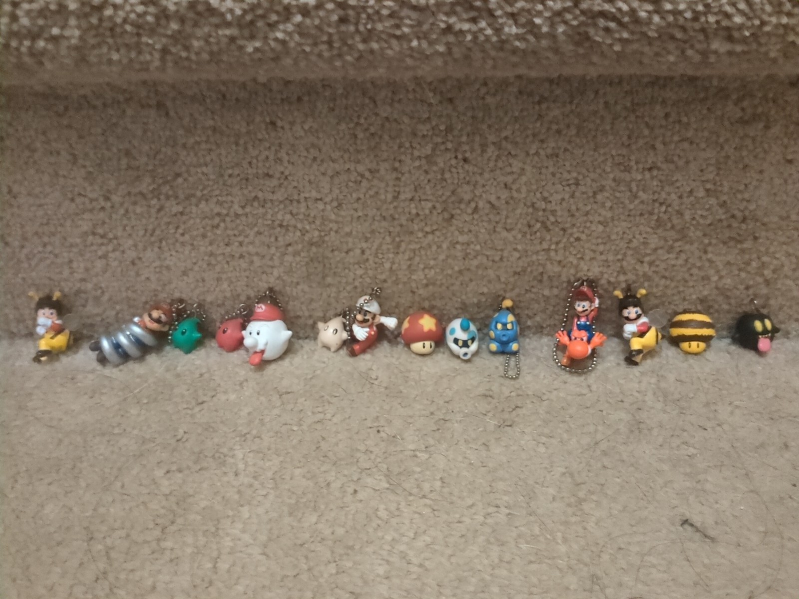 Super Mario Galaxy Keychain Set 2009 Bomb Boo Bee Life Mushroom Luma Figure Toy
