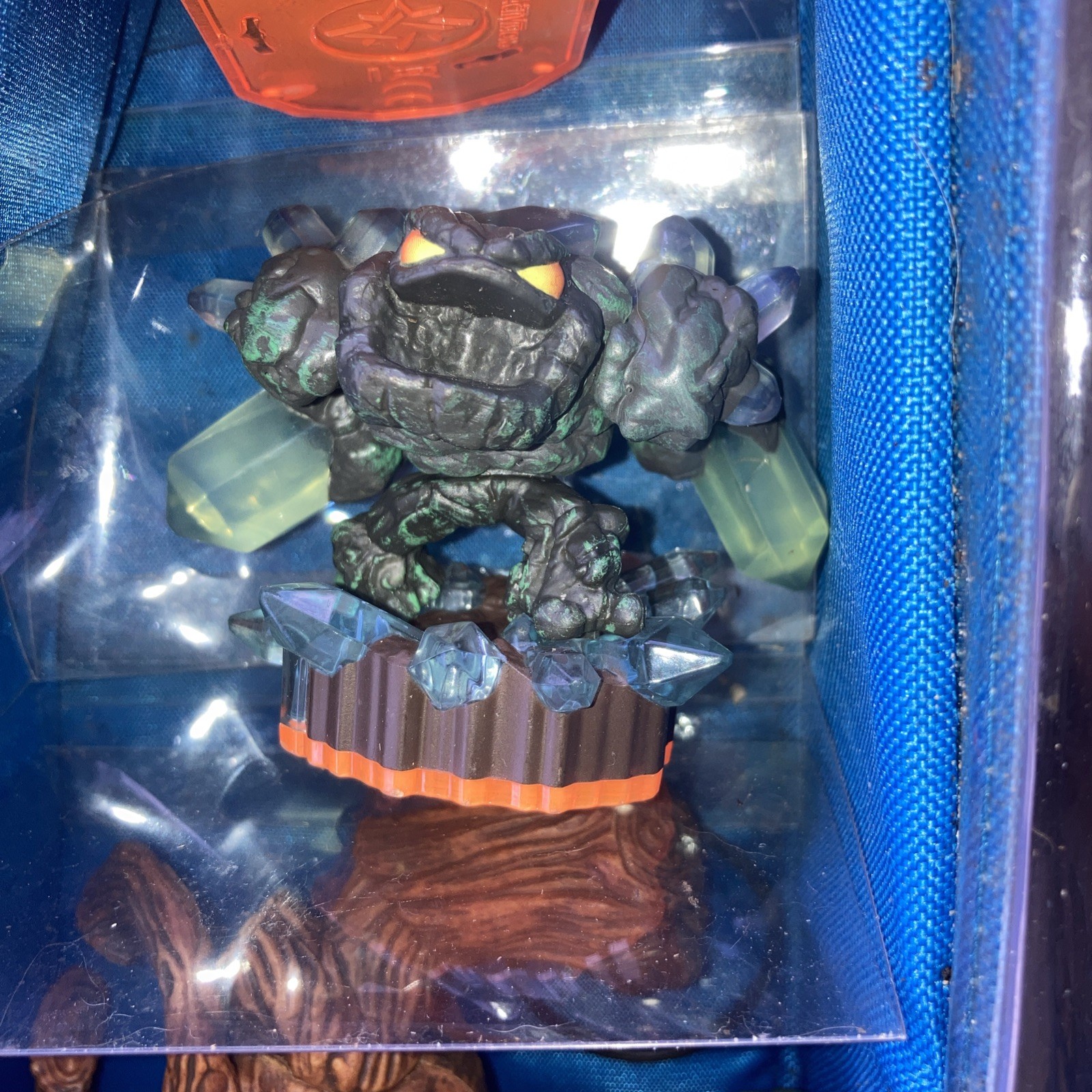 Skylanders Travel Case With 22 Skylanders