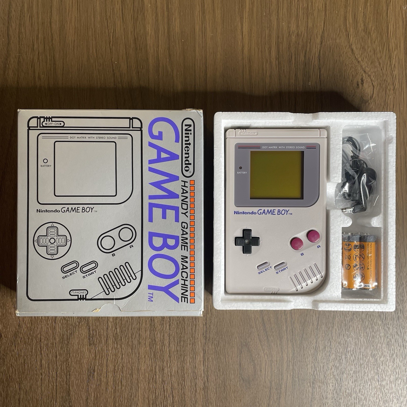 Original Nintendo GameBoy DMG-01 Handheld Console Gray CIB Complete In Box