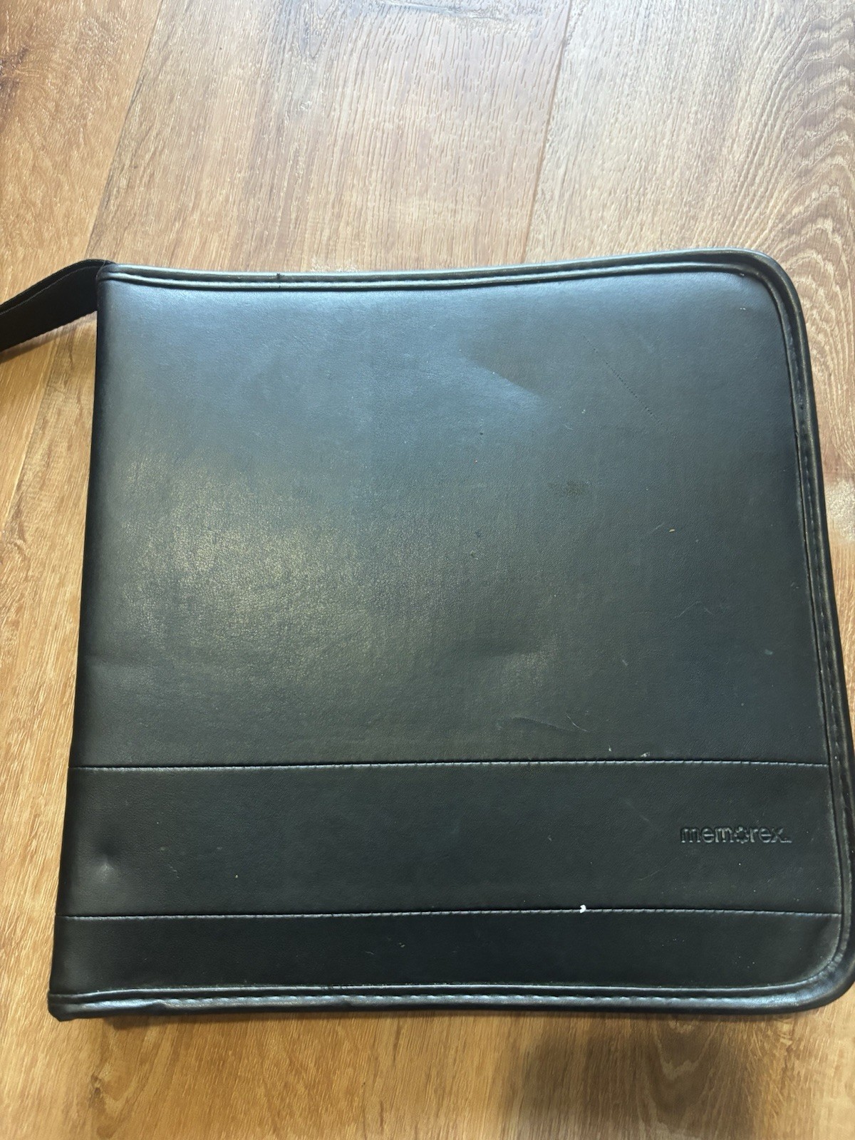 FF8 LOOSE DISCS, WITH OTHER LOOSE DISC GAMES, FF7+ MORE, SEE PICS!! W/ BINDER!!!