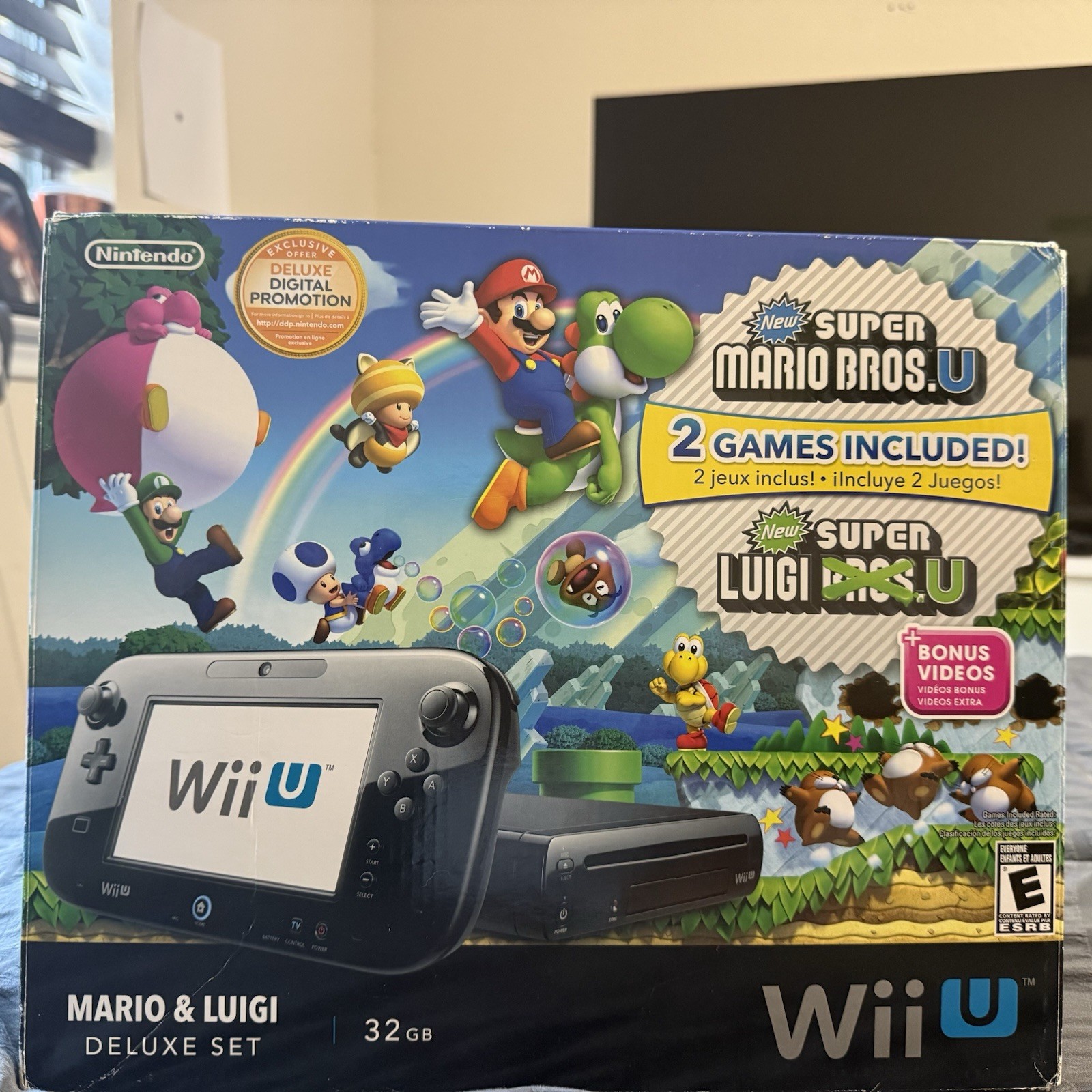 Nintendo Wii U 32GB Console Bundle GamePad Remote Plus Nunchuk NTSC-U/C