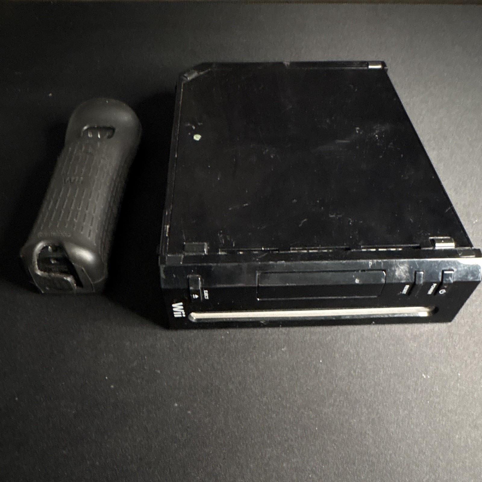Nintendo Wii Complete game system with one controller.