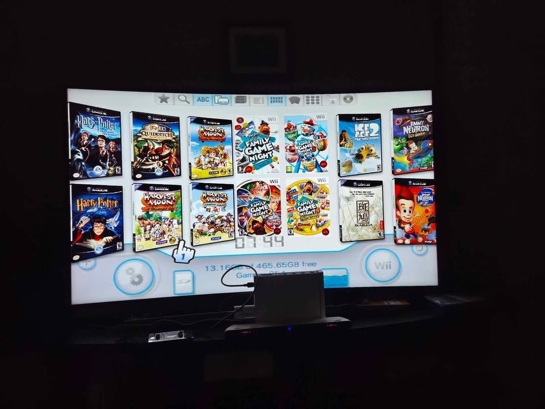 Nintendo Wii 500GB loaded! console only. plug and play!