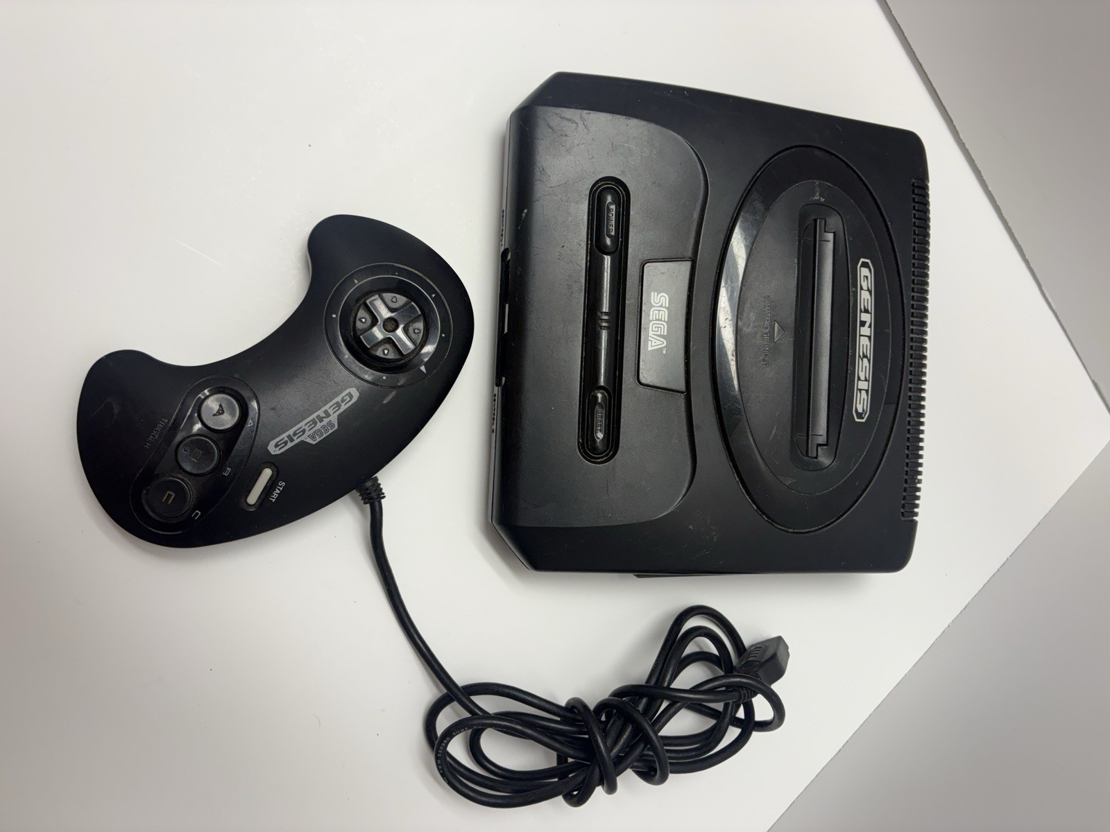 SEGA Genesis MK-1631 Console w/ Wired Controller Black UNTESTED no power cord