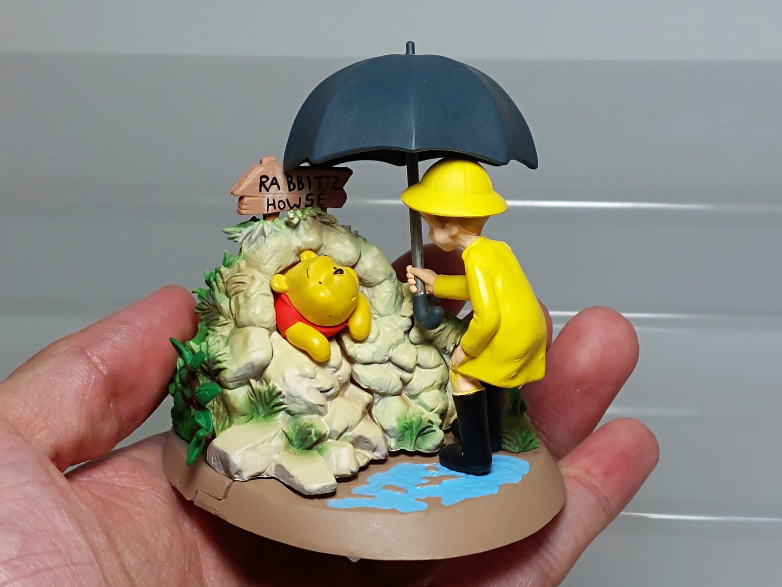 Disney Cinemagic Paradise Primo R Winnie-the-Pooh Christopher Robin Figure 2.6in