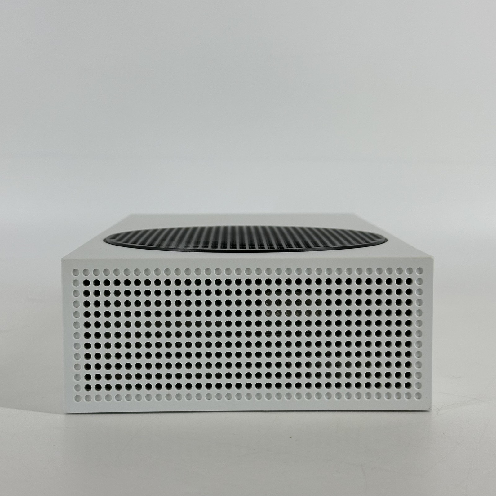 Microsoft Xbox Series S Console White 512GB w/ HDMI – Very Good w/ Smoke Odor
