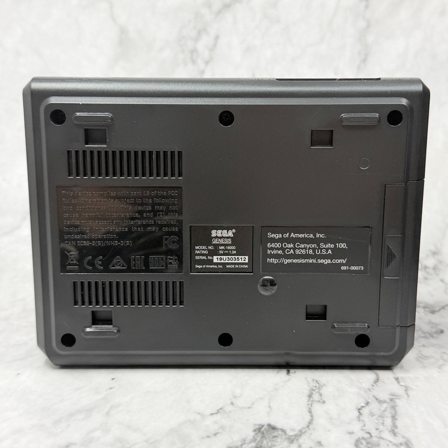 SEGA Genesis Mini Home Game Console 30th Anniversary 2019 Boxed Complete Clean!