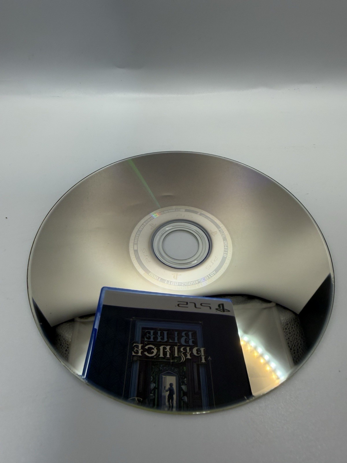 Blue Prince Day One Edition (POSTER INCLUDED) – Sony PlayStation 5