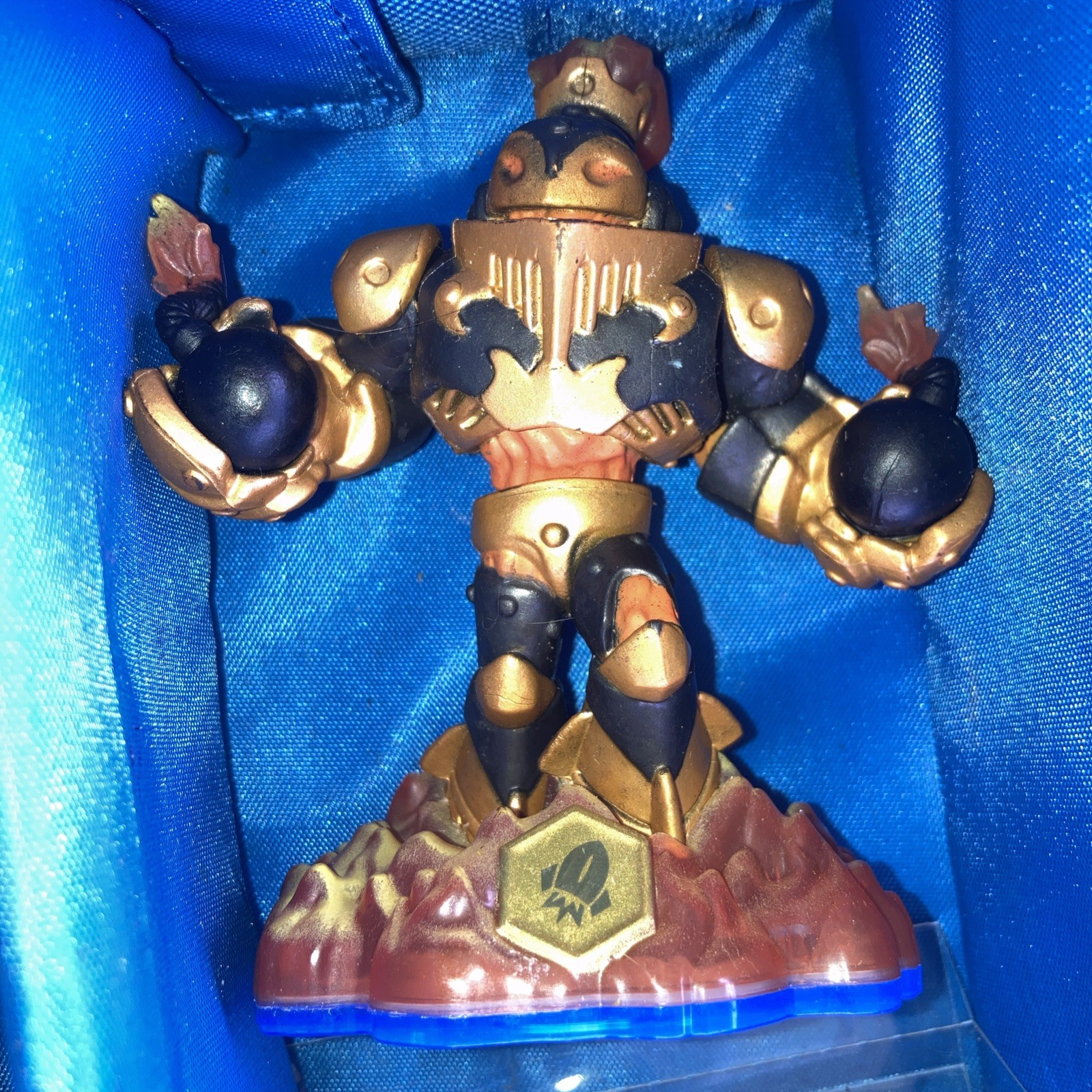Skylanders Travel Case With 22 Skylanders