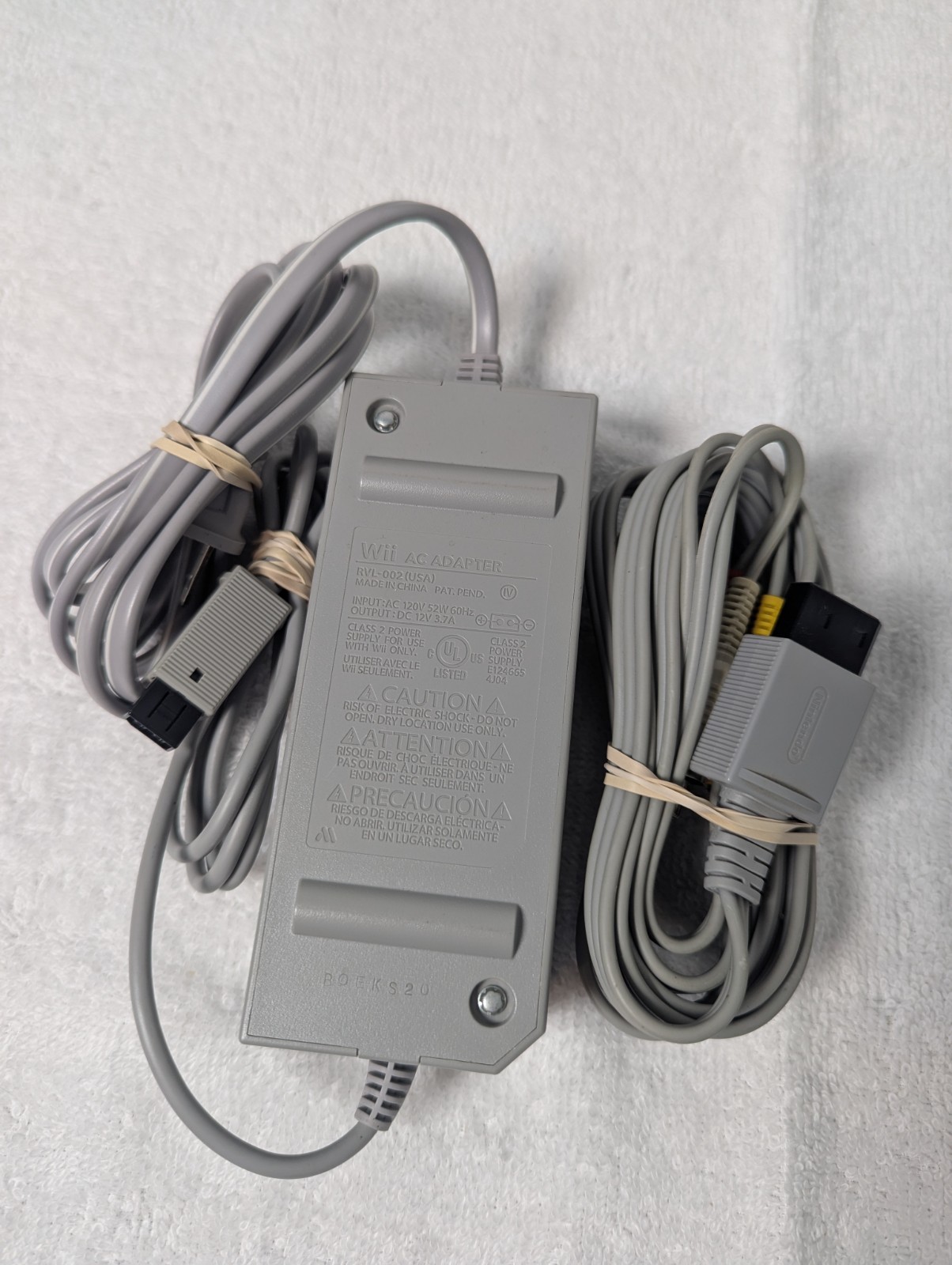 Nintendo Wii White Console RVL-001 Bundle 1 Controller, Sensor, Cords Tested