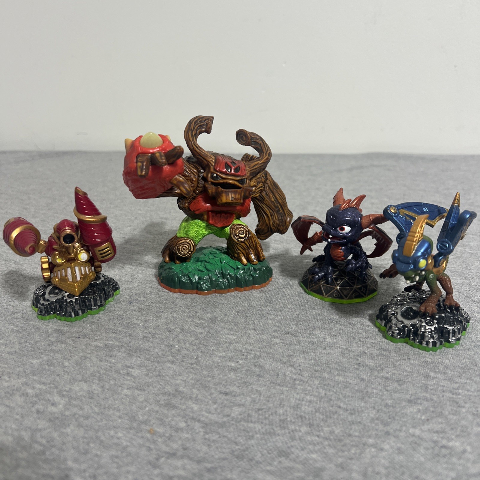 Highlanders Lot 3 Spyro Adventure Robot Dragon Drill Sergeant 1 Giants Tree Rex