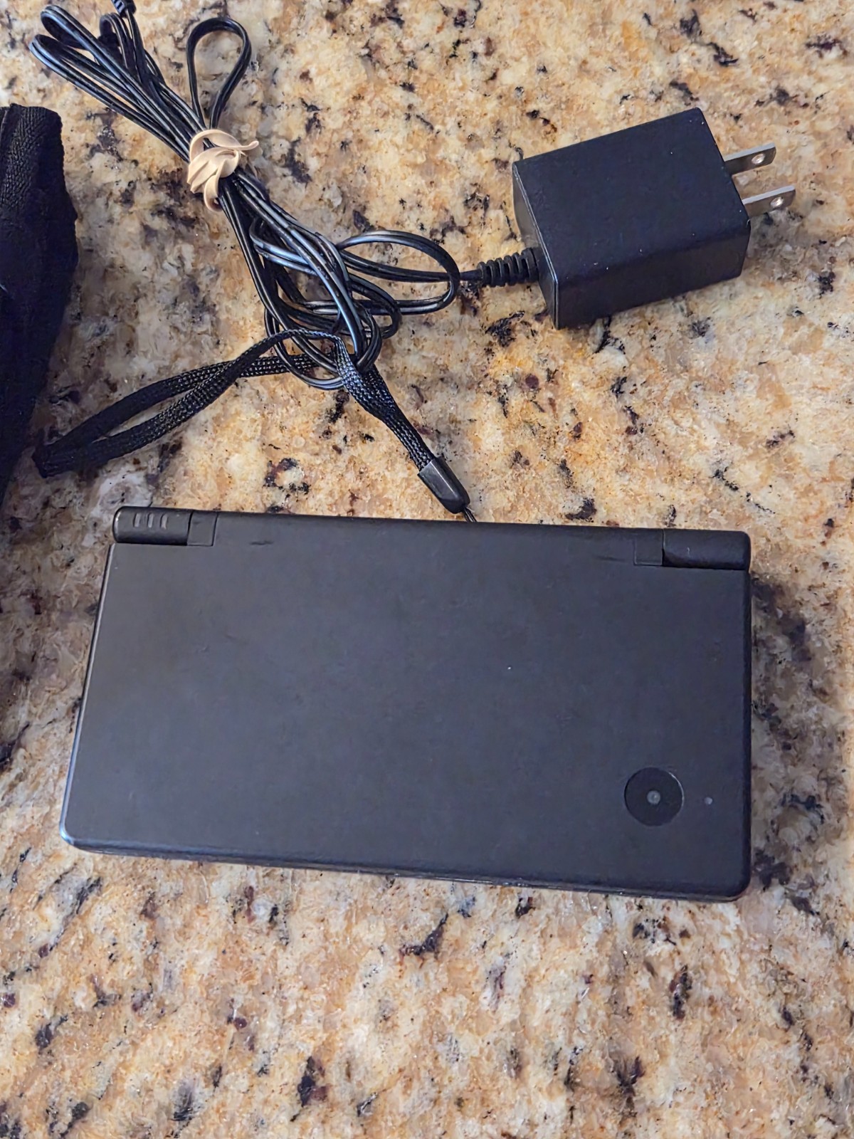 Nintendo DSi Handheld Console Black With Charger Tested
