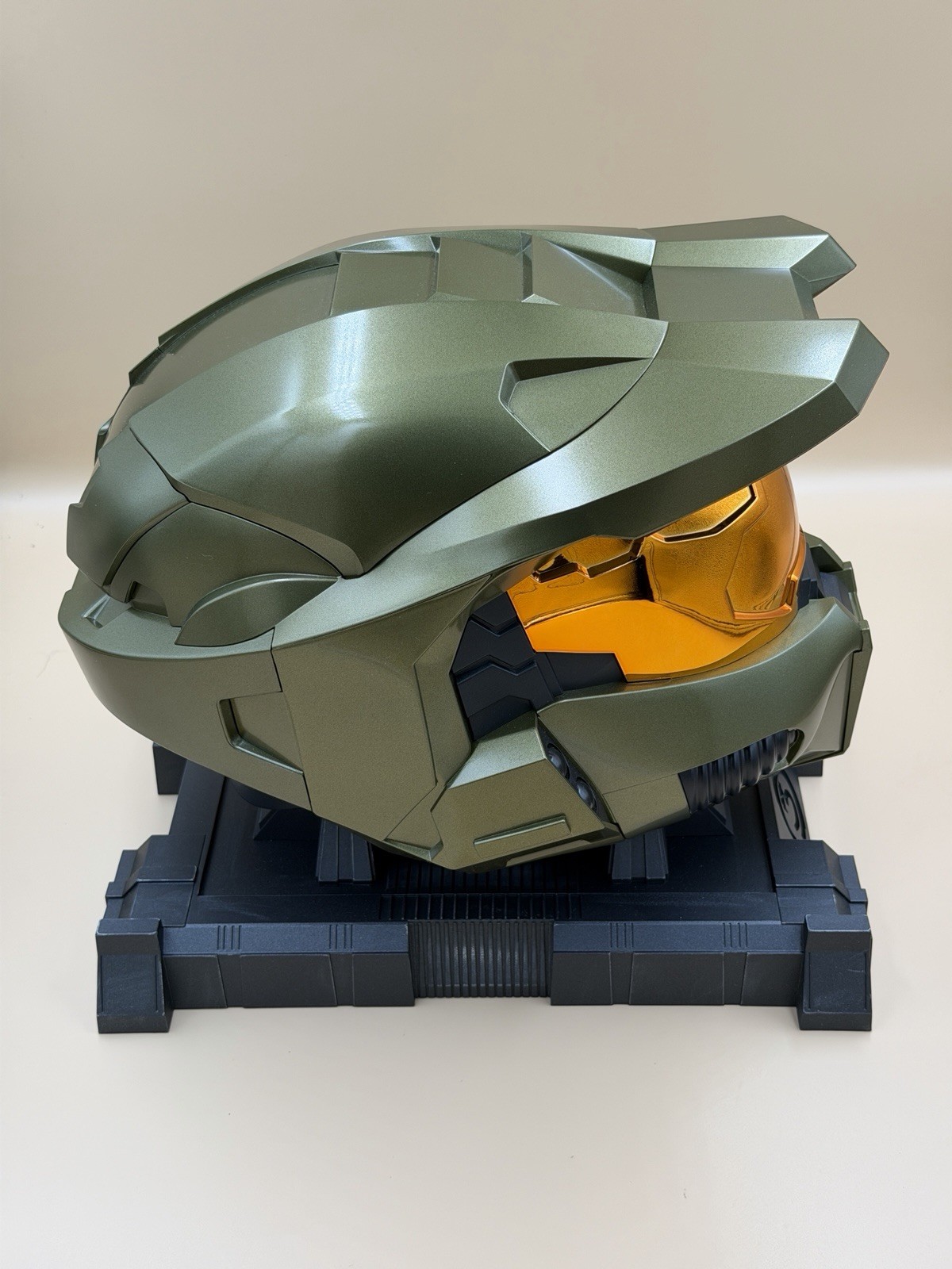 Halo 3 Legendary Edition Xbox 360 Master Chief Helmet Stand Box *Missing game*