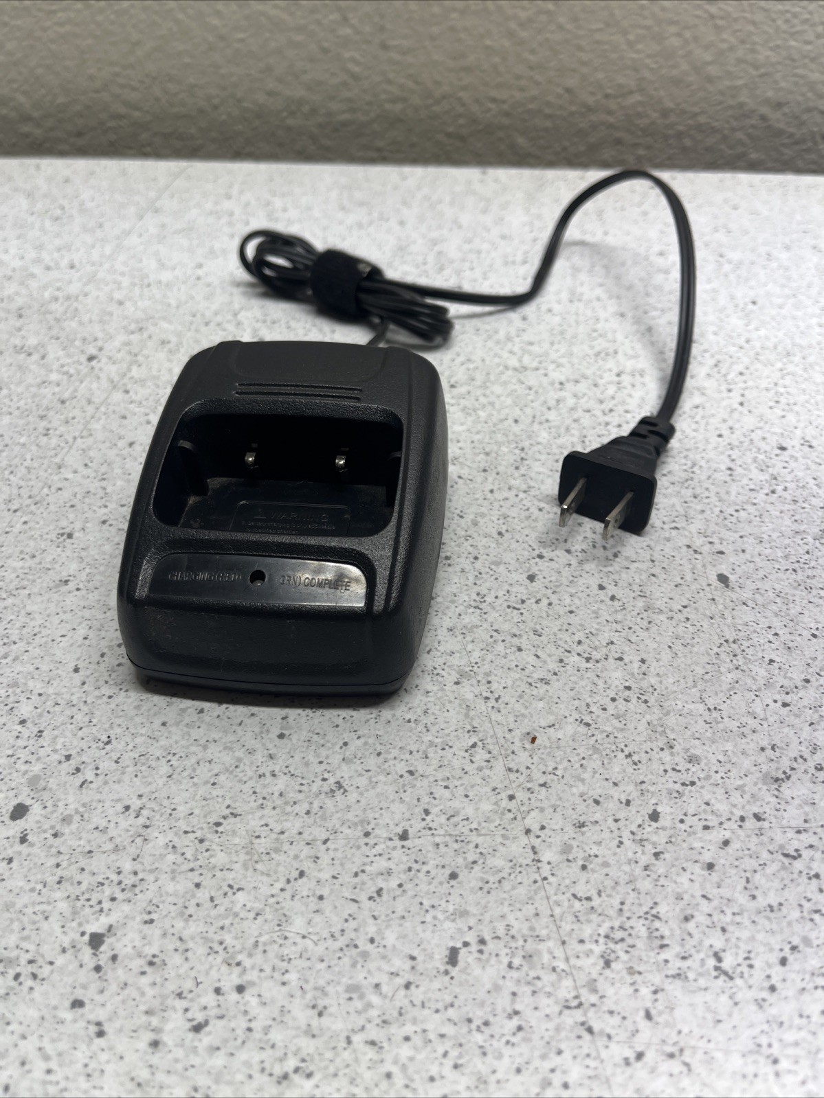 desktop charging dock for radios lithium ion battery charger AC110 V-240V/50Hz