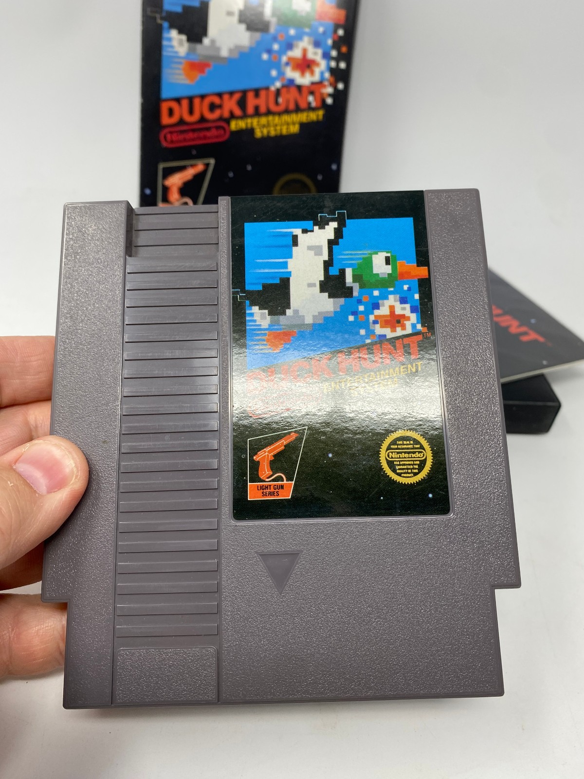Duck Hunt Nintendo NES, 1985 5-Screw Unpunched Hangtab Complete CIB BLACK BOX