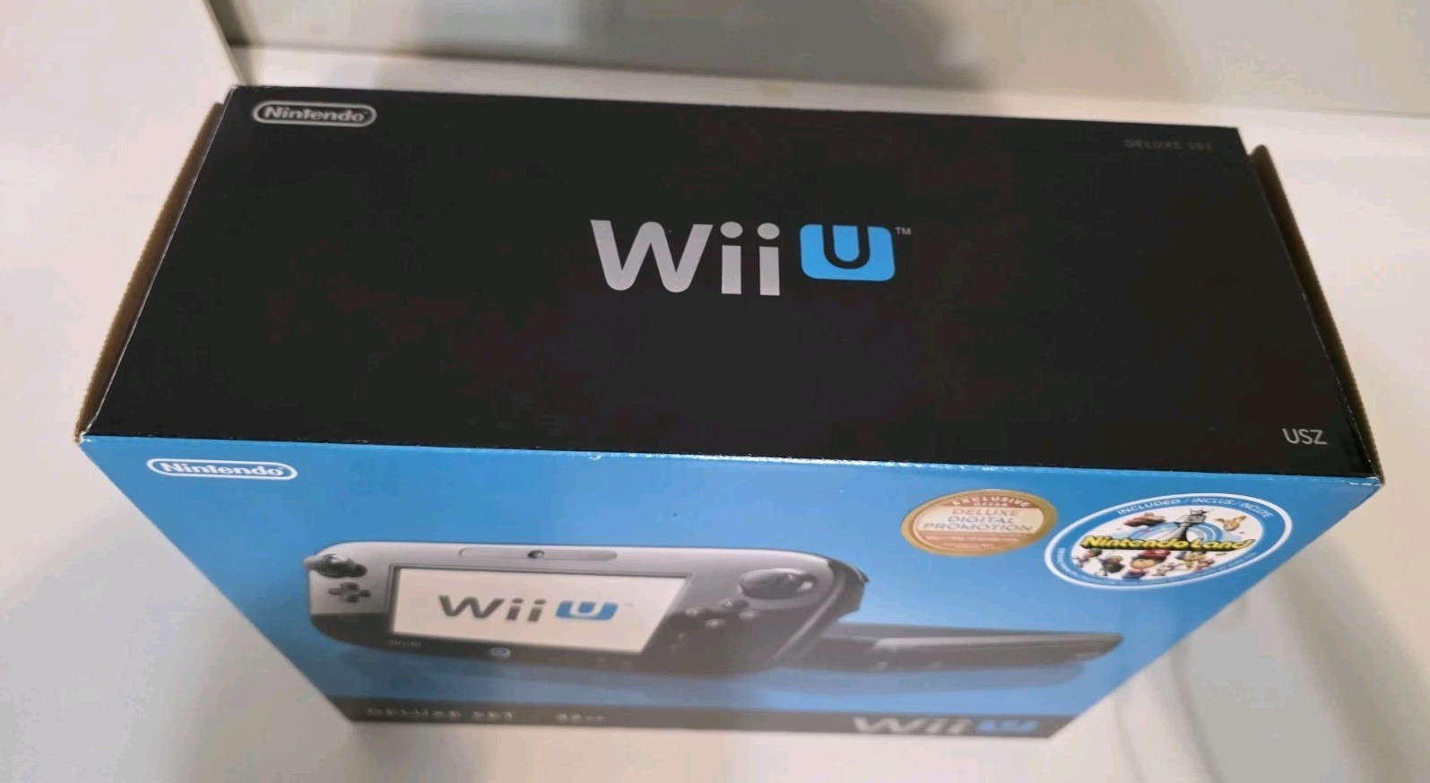 Nintendo Wii U Deluxe Set 32GB Black Console w/ GamePad, Cables, Box, Manuals