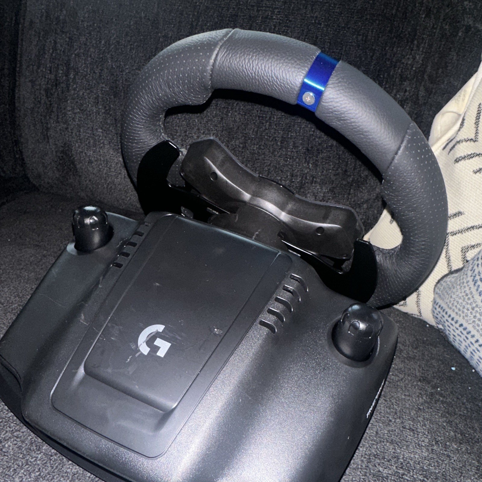 Logitech G923 TRUEFORCE Racing Wheel & Pedals Force Feedback Xbox One PC
