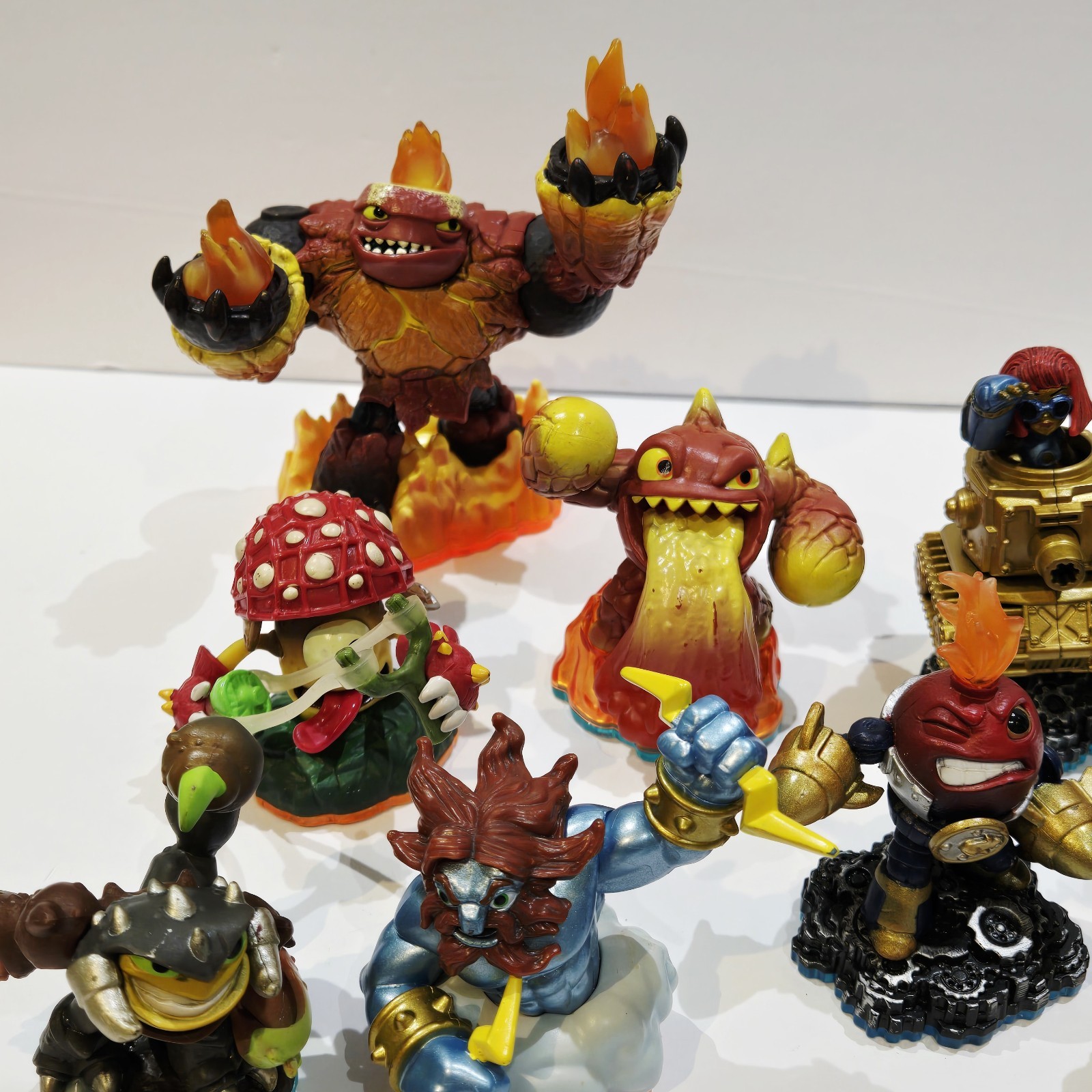 Skylanders Spyro’s Adventure & Giants Variety Lot Of 24 Figures Orange Blue Base