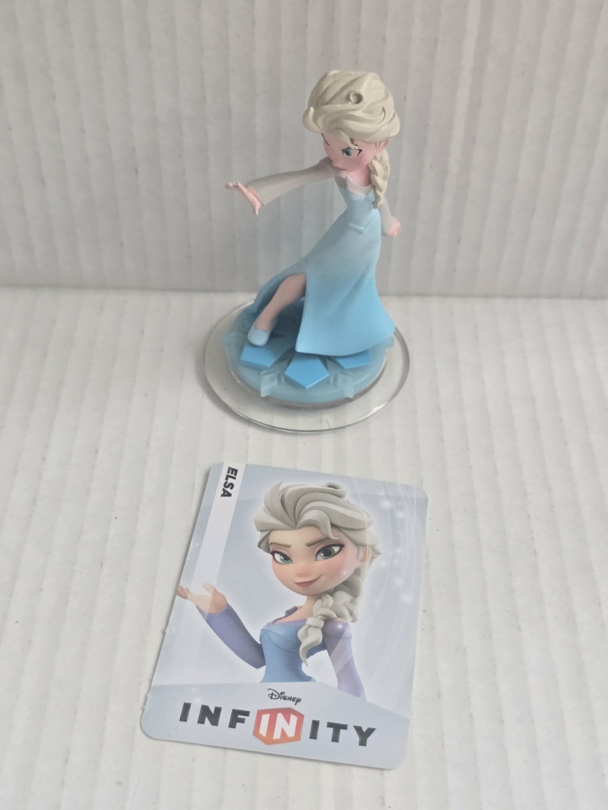 Disney Infinity Frozen Elsa with Character Card