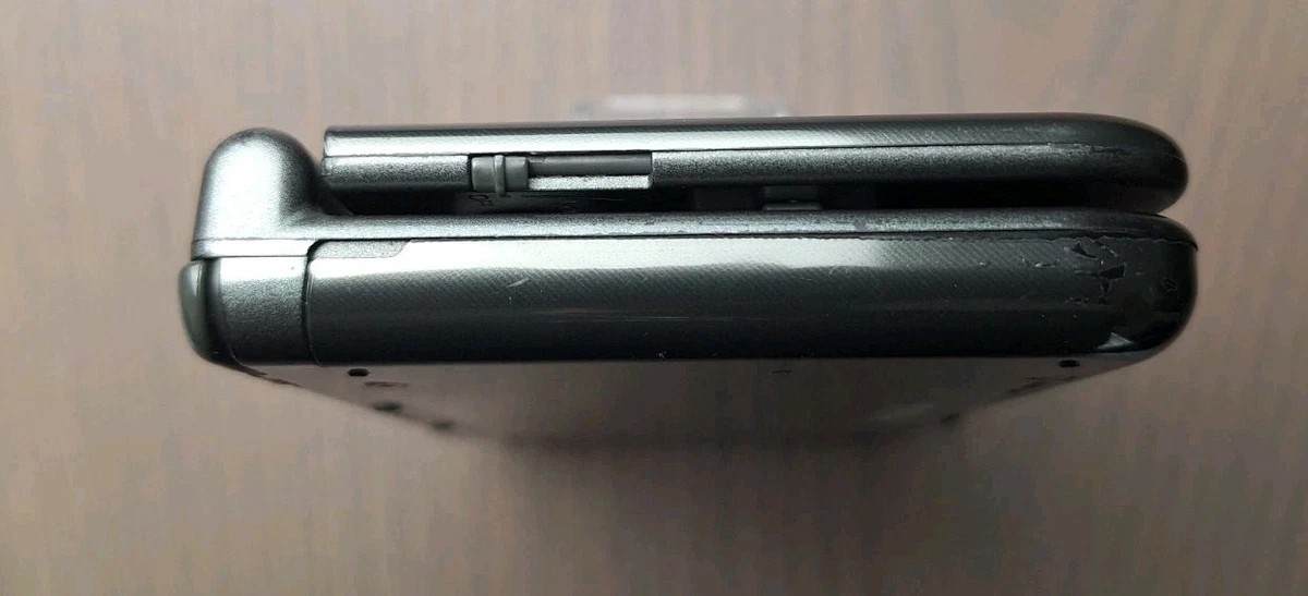 New Nintendo 3DS XL Metallic Black | Charger 32GB SD Card | REGION FREE TOP IPS