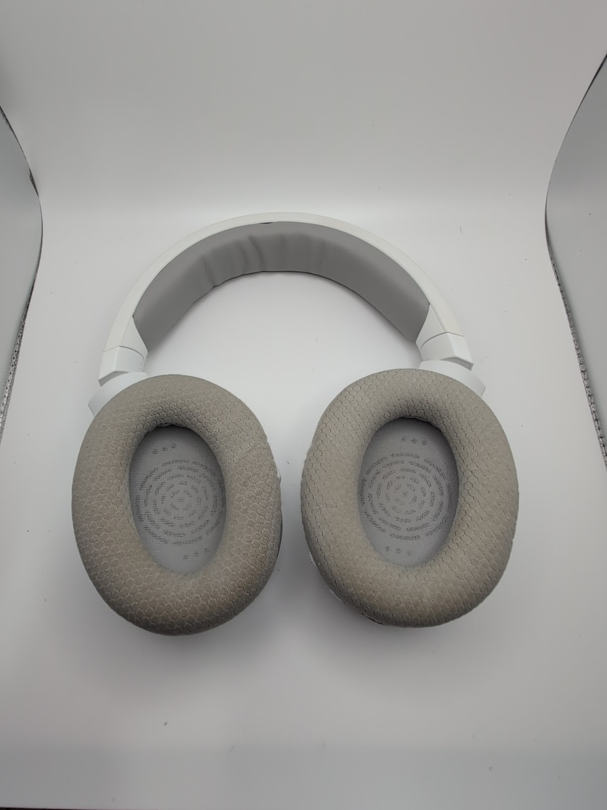 Razer Barracuda X White Wireless Multi-Platform Gaming Mobile Headset Z3#7