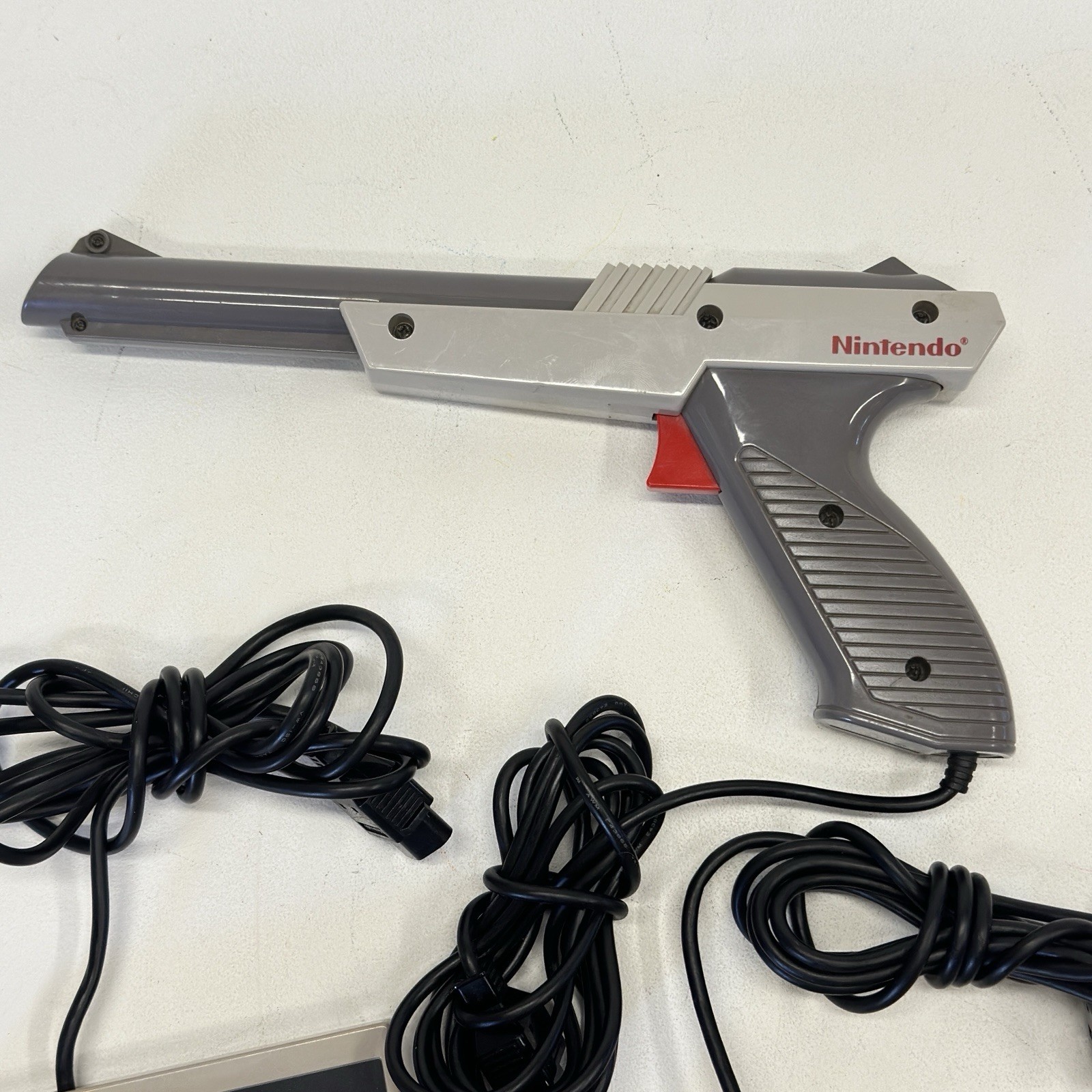 Nintendo NES Controllers NES-004 NES-005 and Zapper Light Gun Gray original